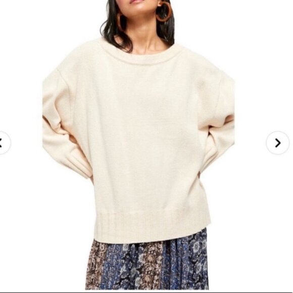 FREE  People Oversized Sweater in Ivory - Picture 4 of 16
